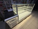 Fiamak Cooling 250 cm Bankolu Pasta Teşhir Dolabı Beyaz Mobilya İşlemeli Pastane Teşhir Dolabı
