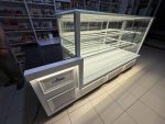 Fiamak Cooling 250 cm Bankolu Pasta Teşhir Dolabı Beyaz Mobilya İşlemeli Pastane Teşhir Dolabı